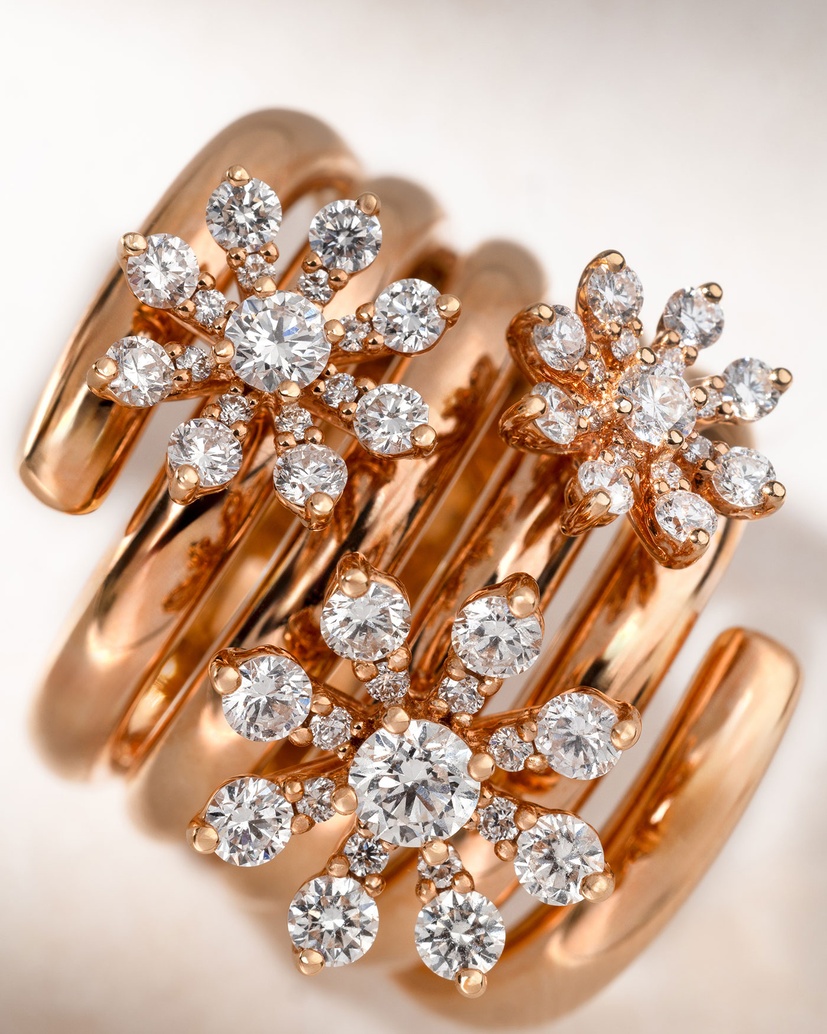 Spiral 18K Rose Gold Ring with Diamond Flowers