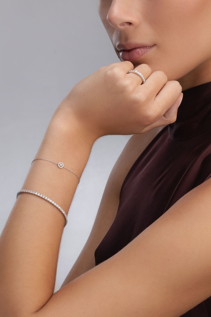 18K White Gold Tennis Bracelet with Twinkling Brilliant Diamonds
