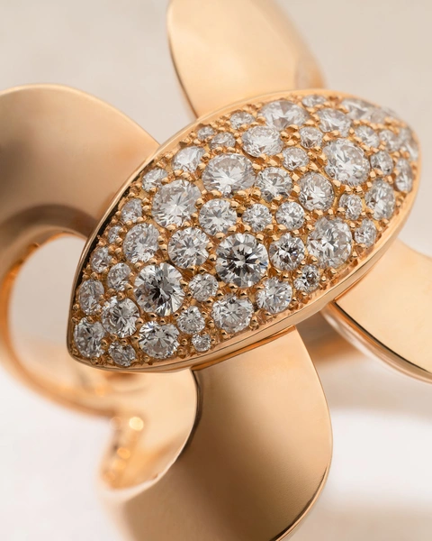 18K Rose Gold Large Ring with Diamond Link