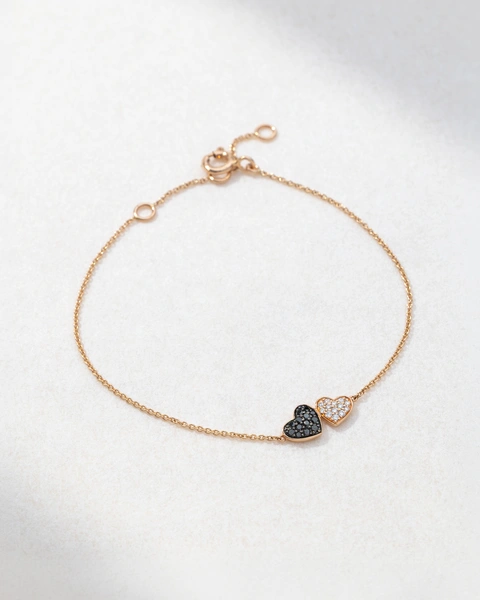 Bracelet in 18K Rose Gold with White & Black Brilliant Diamonds in Heart Design