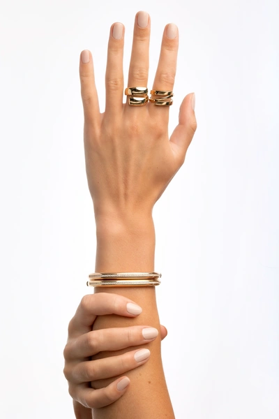 18K Yellow Gold Bangle Bracelet with Diamonds