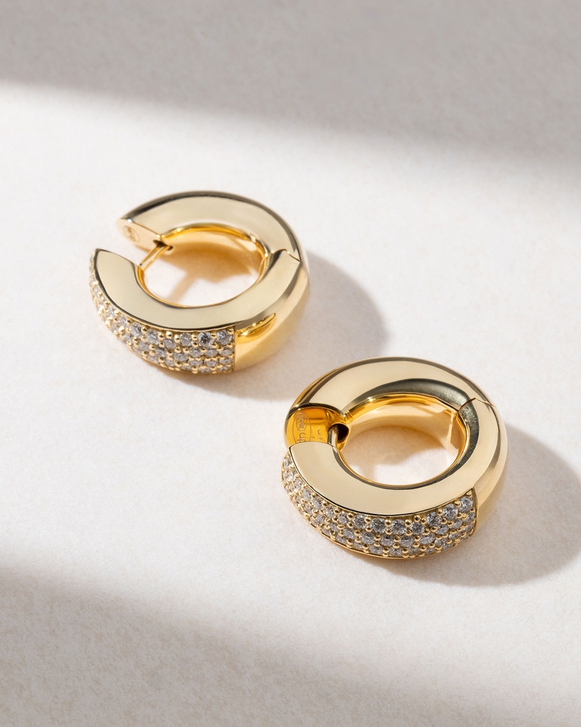 18 Karat Yellow Gold Hoop Earrings with Brilliant Diamonds