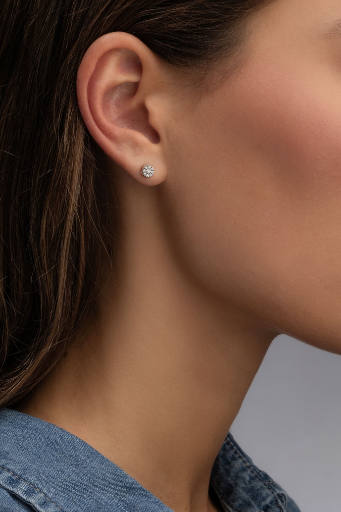 White Gold Stud Earrings K18 with Brilliants