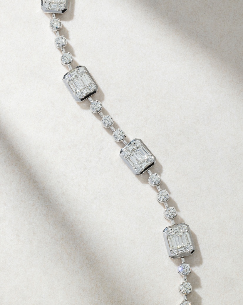 18K White Gold Necklace with Brilliant and Baguette Diamonds