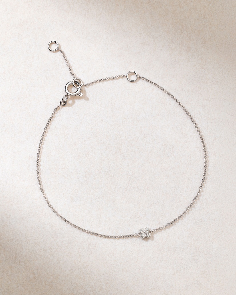 18K White Gold Bracelet with Dainty Diamond Pendant