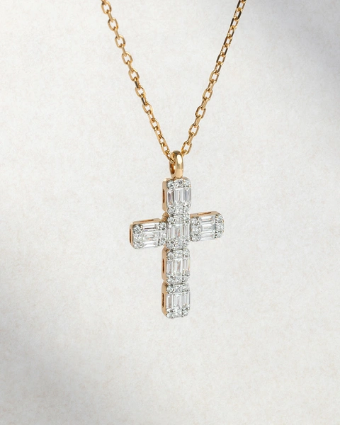Cross pendant with chain in 18K Rose Gold with Brilliant-cut, Baguette, and Princess-cut diamonds
