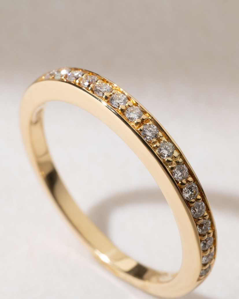 18K Yellow Gold Ring with Diamonds
