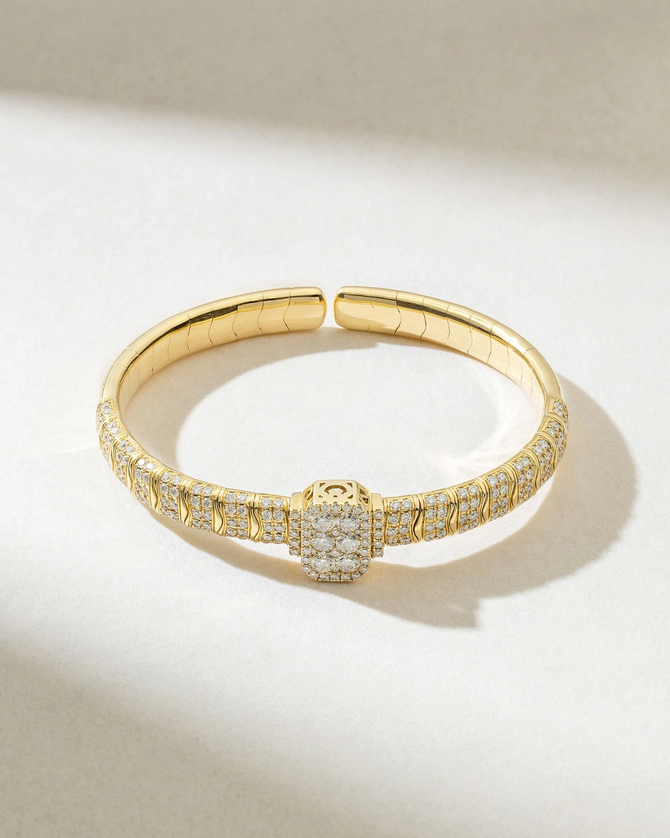 Βραχιόλι Χειροπέδα Κίτρινο Χρυσό Κ18 με Μπριγιάν Διαμάντια