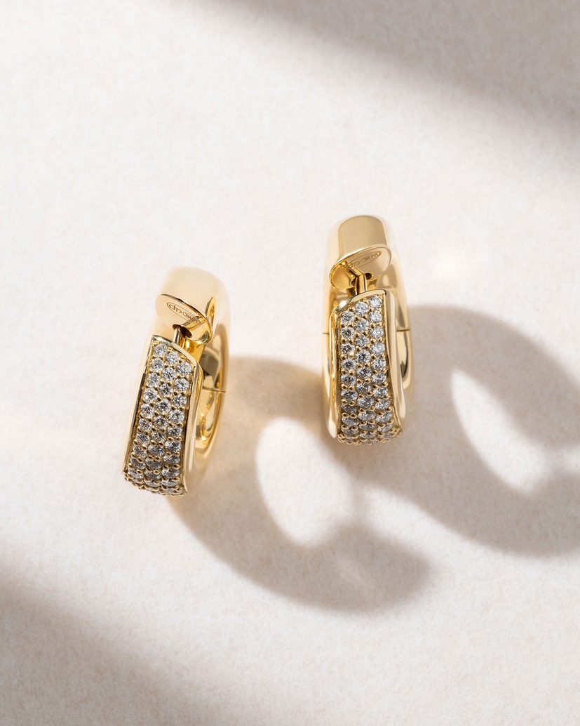 18 Karat Yellow Gold Hoop Earrings with Brilliant Diamonds