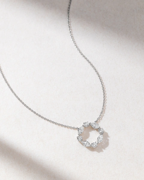18K White Gold Necklace with Halo of White Diamonds