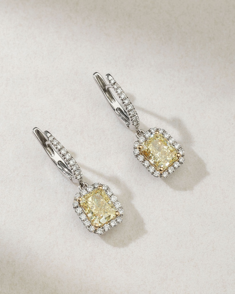 18K White Gold Drop Earrings with Fancy Yellow Radiant Diamonds and Brilliants