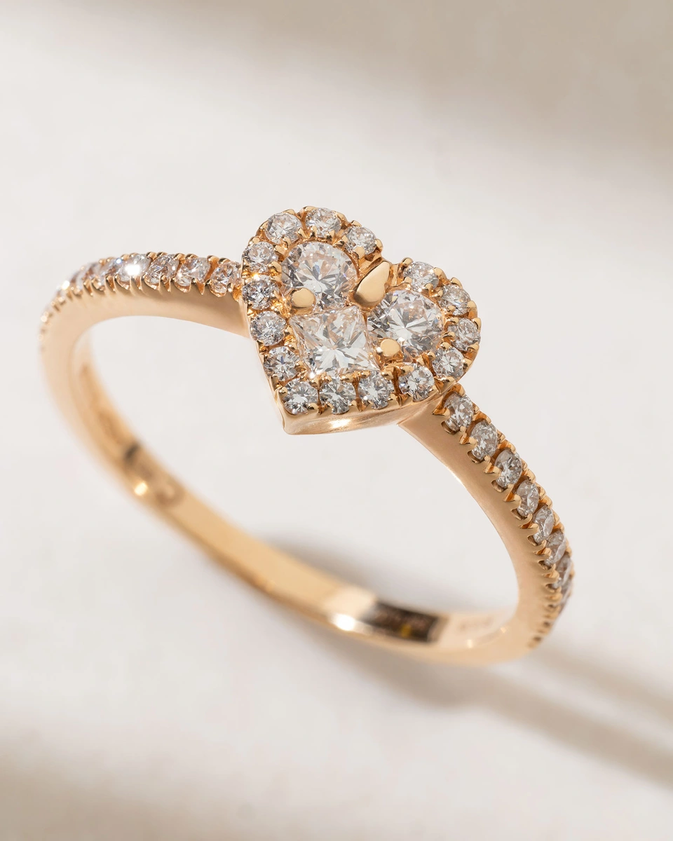 18K Rose Gold Heart Ring with Princess and Brilliant Diamonds