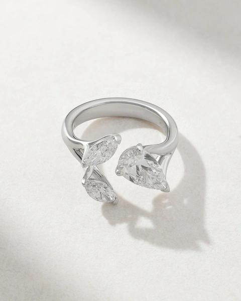 18K White Gold Ring with Pear Shaped and Marquise Diamonds