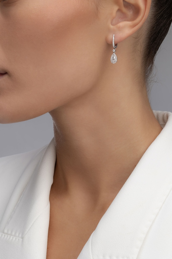 18Κ White Gold Drop Earrings with Pear Shaped and Brilliant cut Diamonds