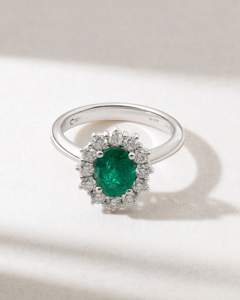 18Κ White Gold Ring with Oval Emerald and Diamonds