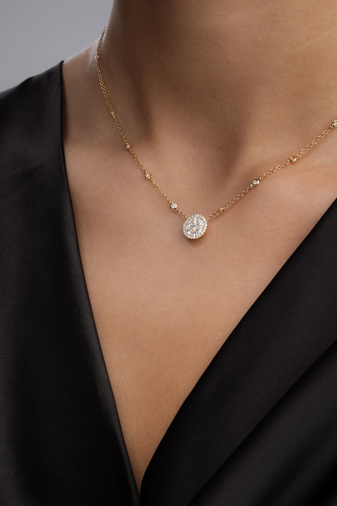 Impressive 18K Yellow Gold Necklace with Diamond Pendant