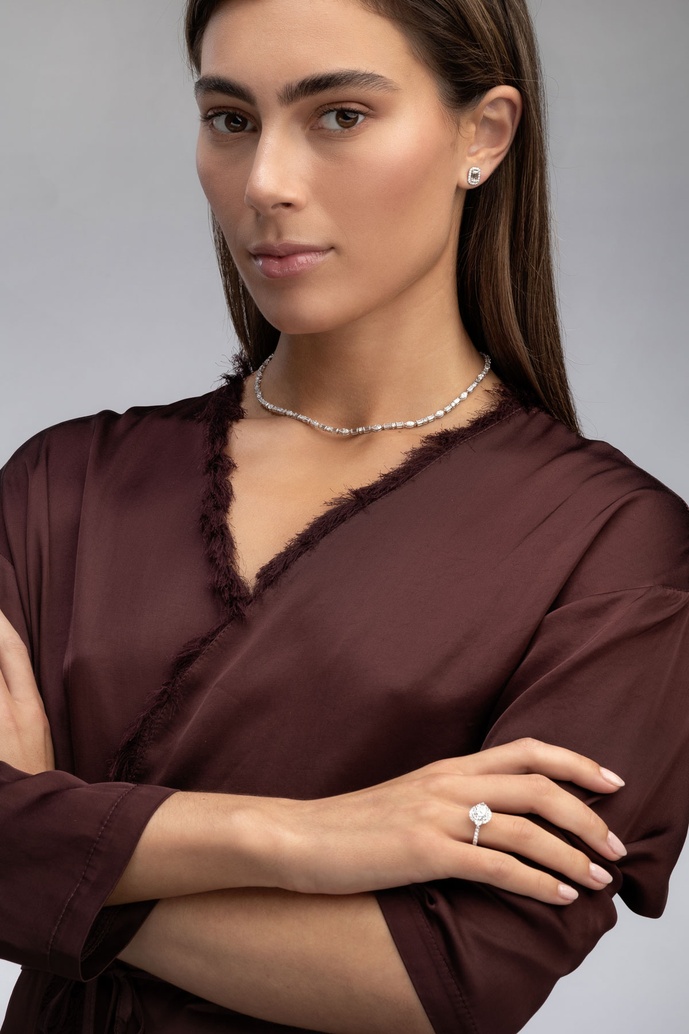 Superb Necklace in 18K White Gold with Brilliant, Marquise and Baguette Diamonds