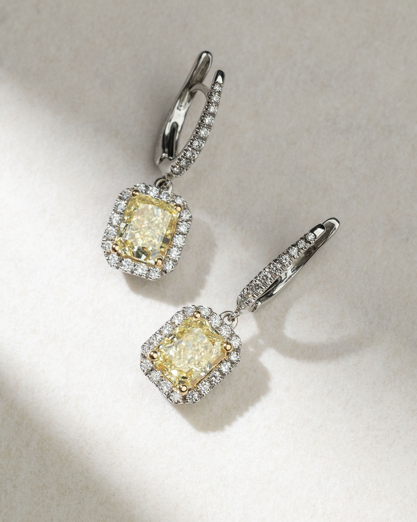 18K White Gold Drop Earrings with Fancy Yellow Radiant Diamonds and Brilliants