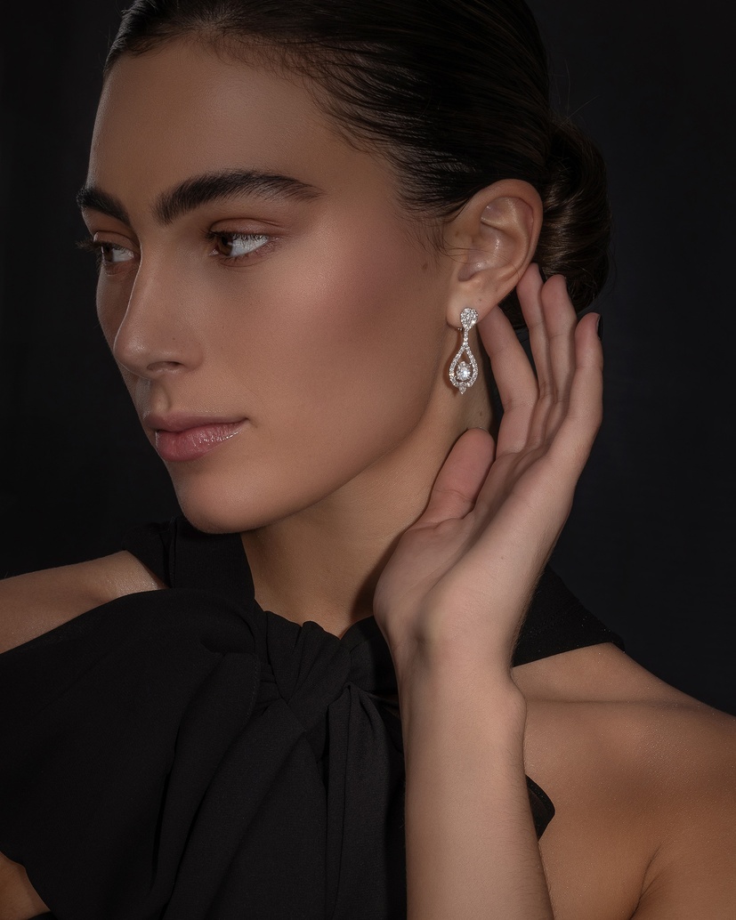 18K White Gold Earrings with Oval, Poir and Brilliant Diamonds - Image 2