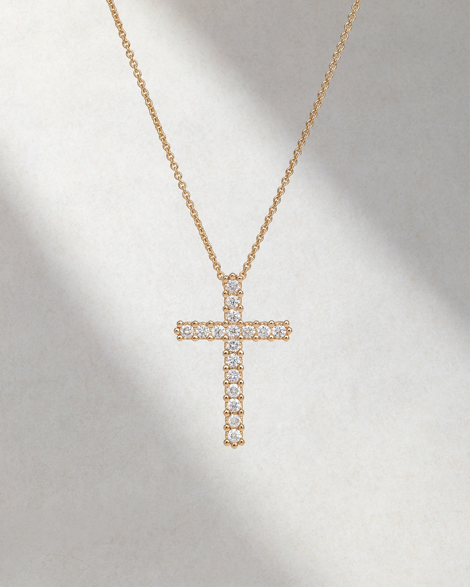 Cross with chain in 18K Rose Gold with Brilliant-Cut Diamonds