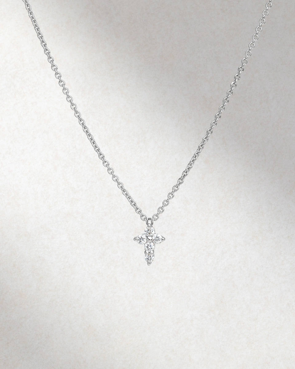 Cross with Chain in 18K White Gold with Brilliant-Cut Diamonds