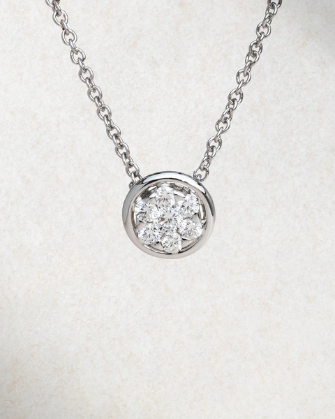 Shiny 18K White Gold Necklace with Brilliant-Cut Diamonds and Circular Design