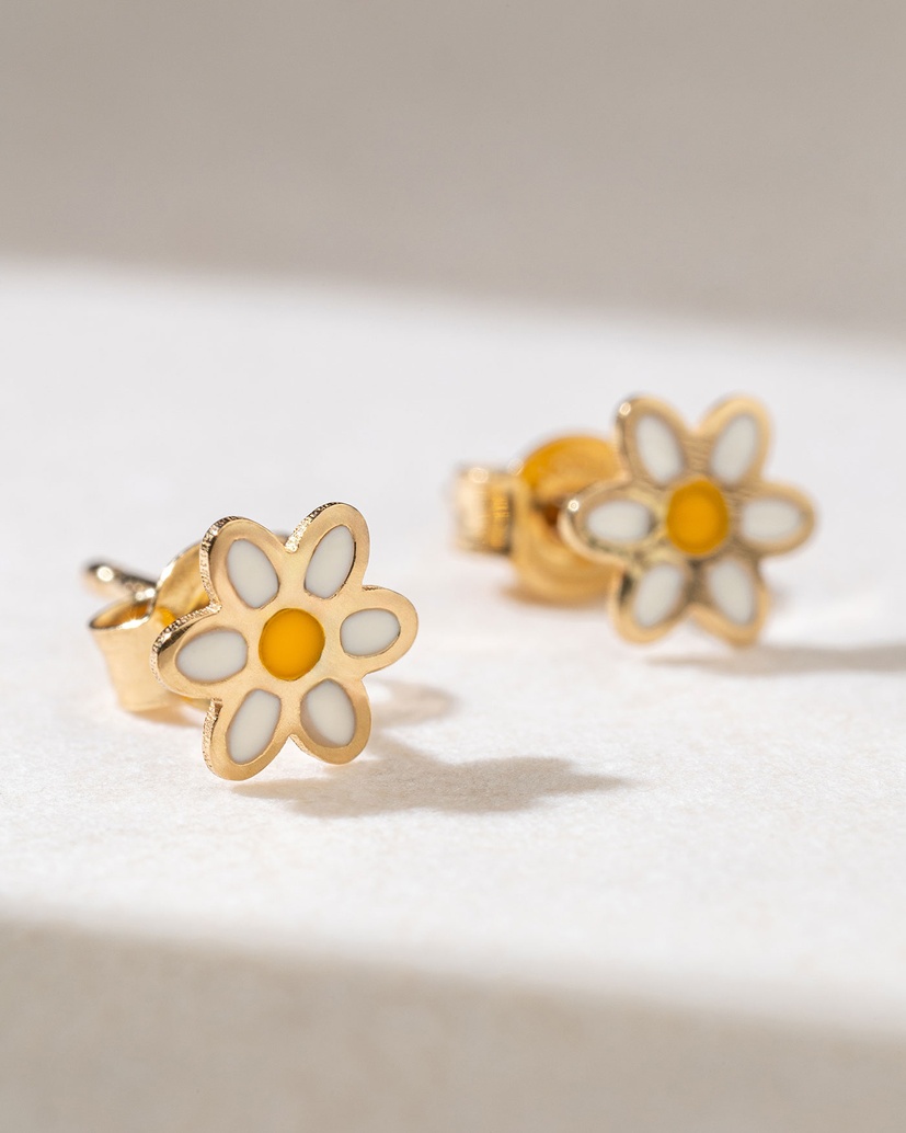 18K Yellow Gold Earrings with Enamel Daisies