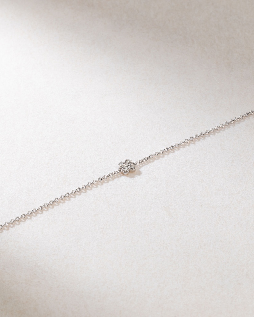 18K White Gold Bracelet with Dainty Diamond Pendant