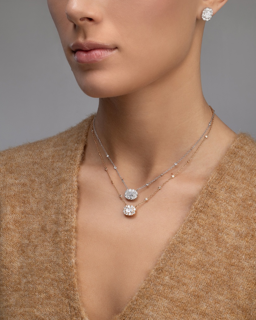 18 Karat Rose Gold Necklace with Trapezoid and Brilliant Diamonds