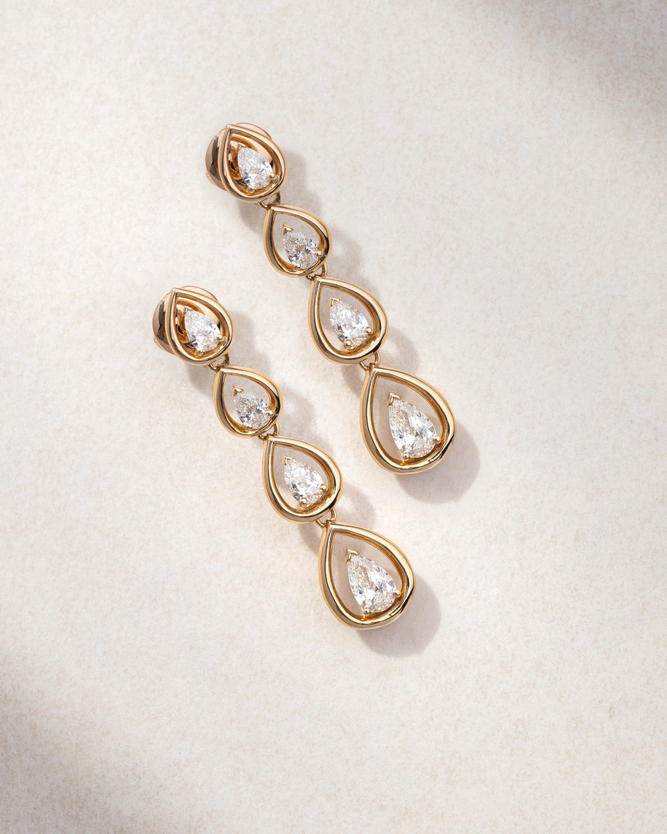 Long Earrings in 18K Rose Gold with Pear Shape Diamonds