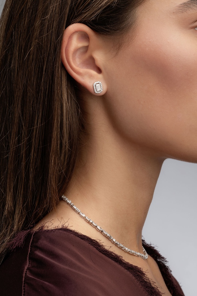 Superb Necklace in 18K White Gold with Brilliant, Marquise and Baguette Diamonds