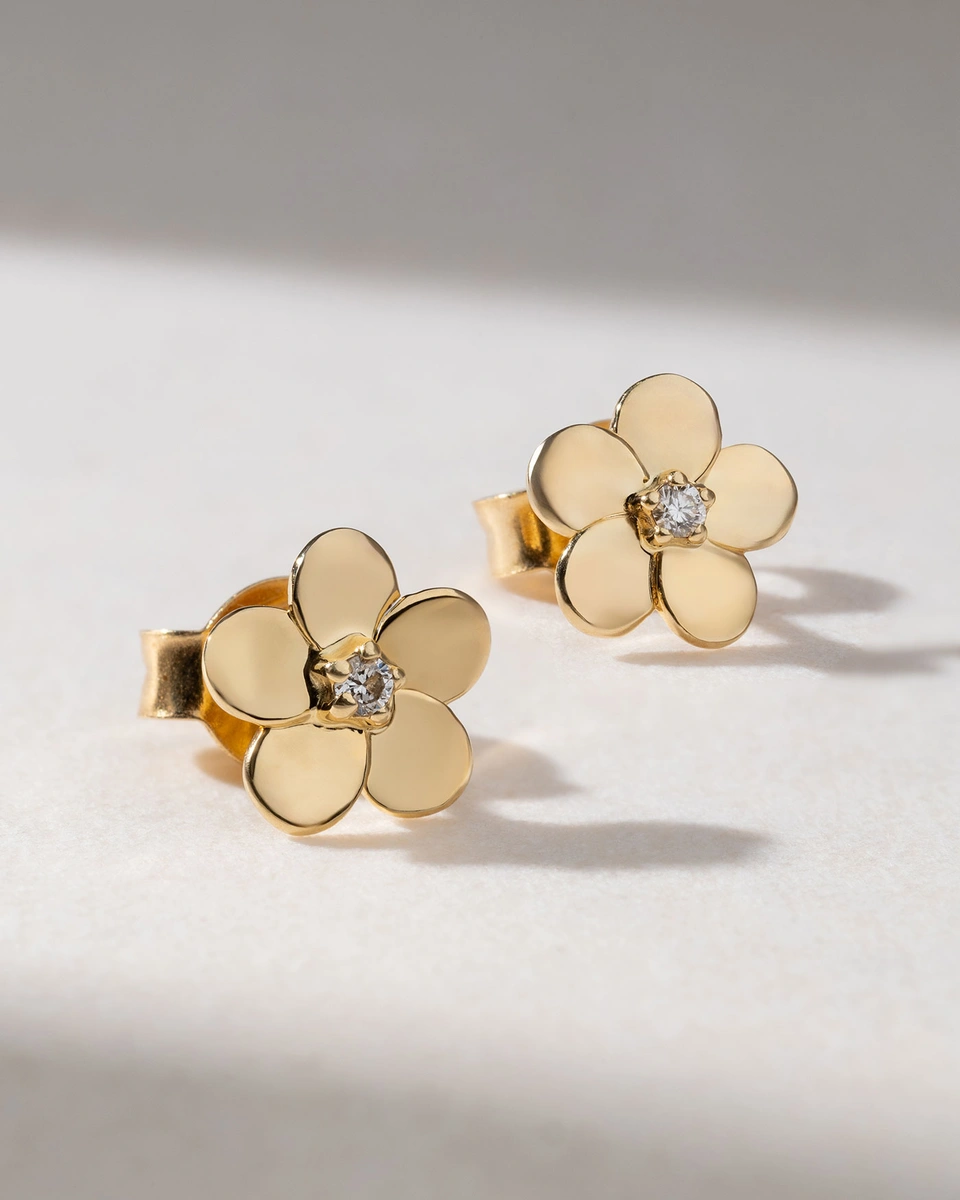 18K Yellow Gold Flower Earrings with Brilliant Diamonds