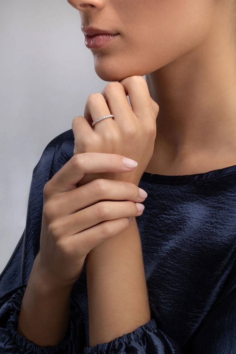 18K White Gold Eternity Ring with White Diamonds