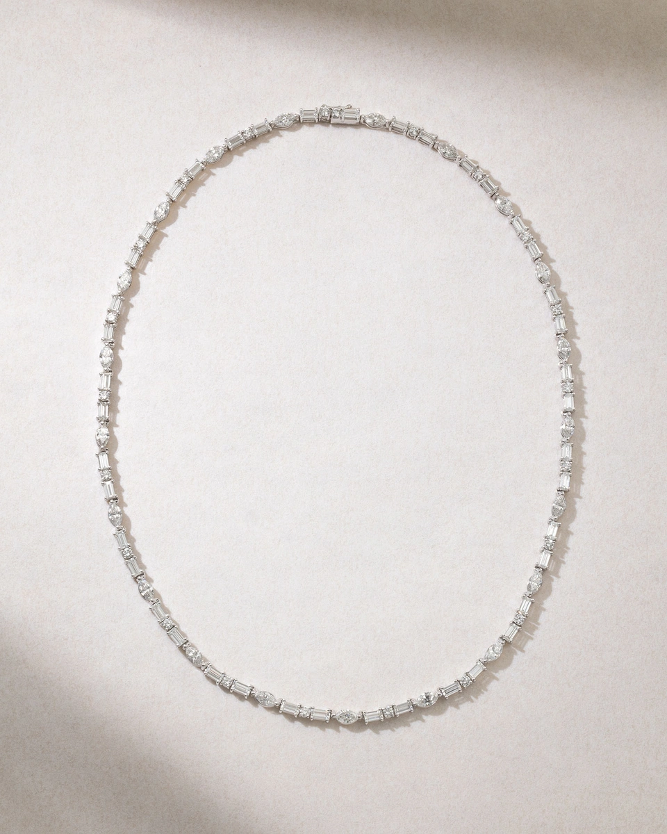 Superb Necklace in 18K White Gold with Brilliant, Marquise and Baguette Diamonds