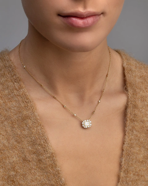 18 Karat Rose Gold Necklace with Trapezoid and Brilliant Diamonds