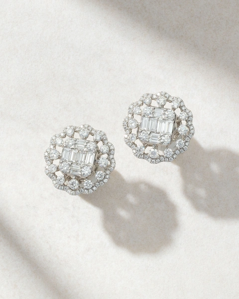 18K White Gold Stud Earrings with Diamond Lace