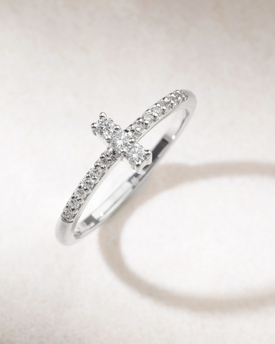 Μίνιμαλ Λευκόχρυσο Δαχτυλίδι Κ18 με Μπριγιάν