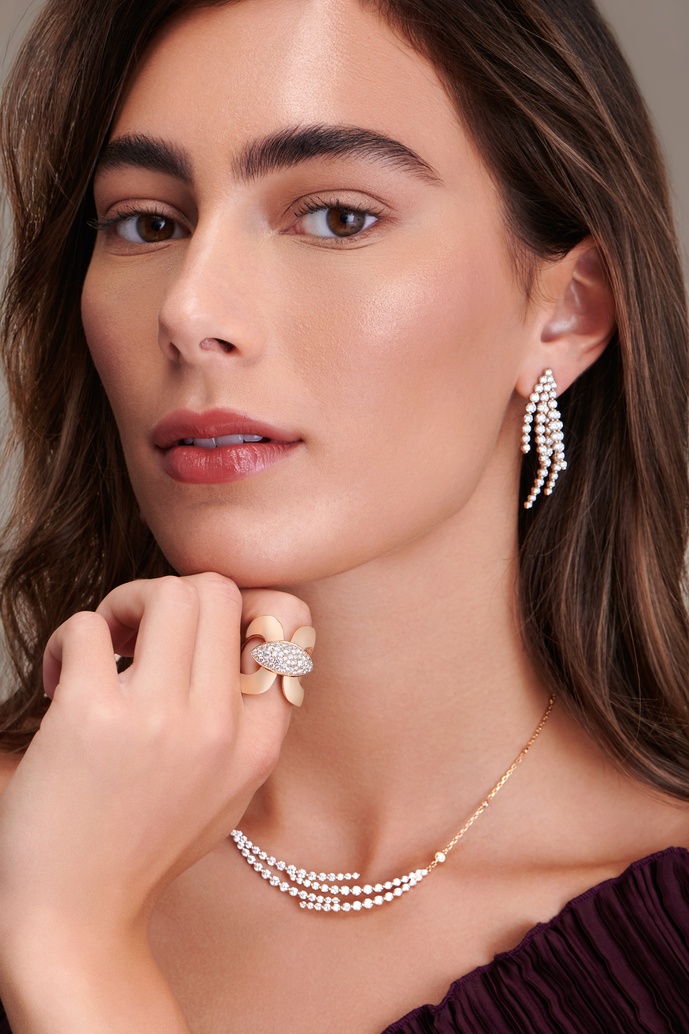 18K Rose Gold Large Ring with Diamond Link