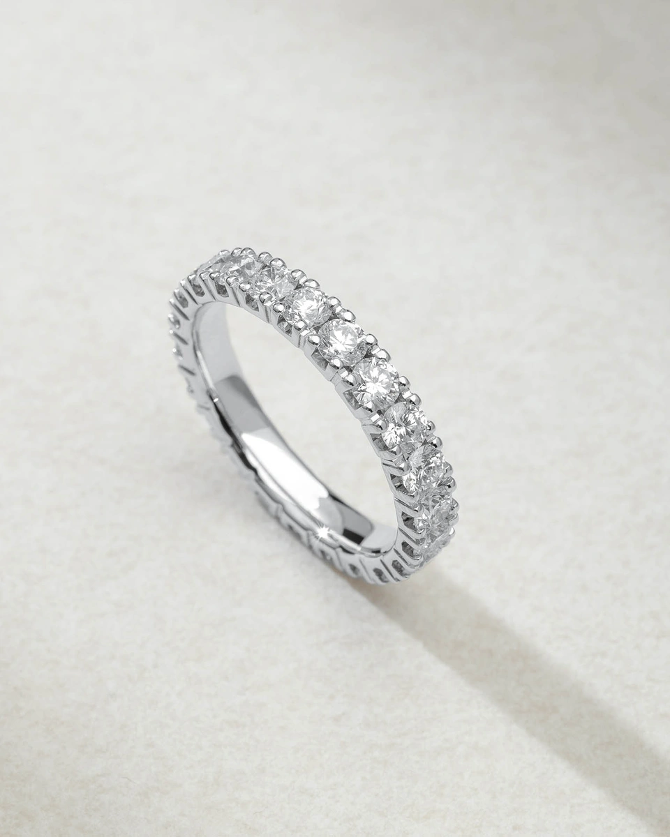 Διαχρονικό Δαχτυλίδι σε Λευκόχρυσο Κ18 με Μπριγιάν