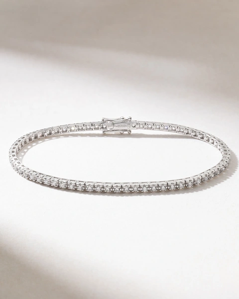 18K White Gold Tennis Bracelet with Twinkling Brilliant Diamonds