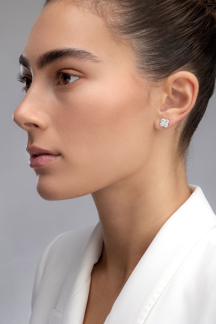 18K White Gold Stud Earrings with Diamonds