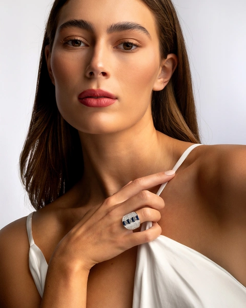 18K White Gold Ring with Brilliant , Asscher cut Diamonds and Baguette Sapphires