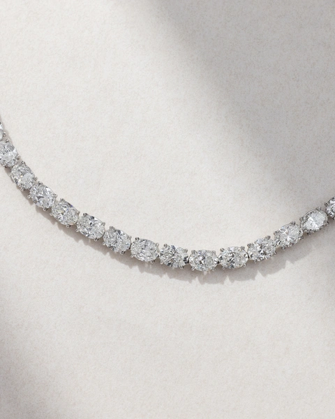 Necklace in 18K White Gold with Oval-Shaped Diamonds