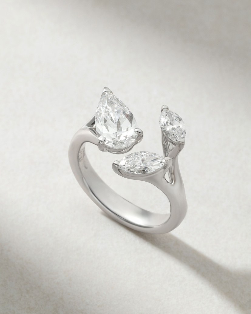 18K White Gold Ring with Pear Shaped and Marquise Diamonds - Image 1