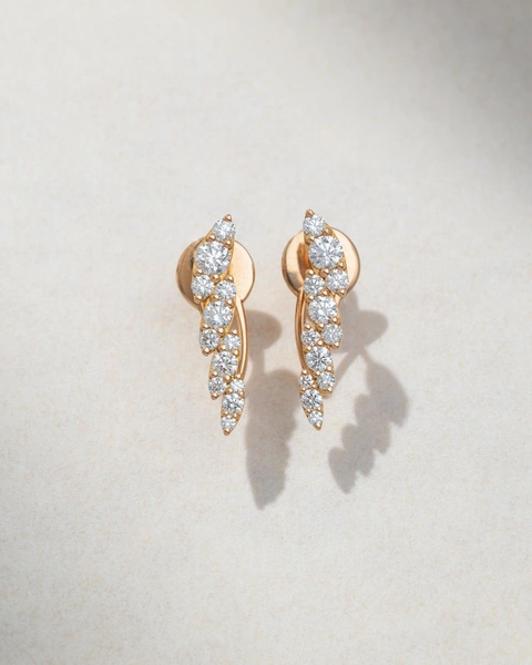 Earrings in 18K Rose Gold with Brilliant-Cut Diamonds in an Elegant and Modern Design