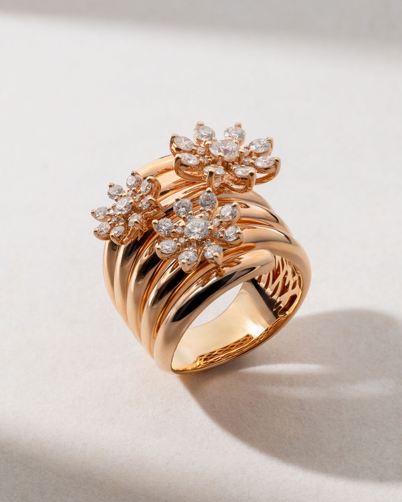 Spiral 18K Rose Gold Ring with Diamond Flowers