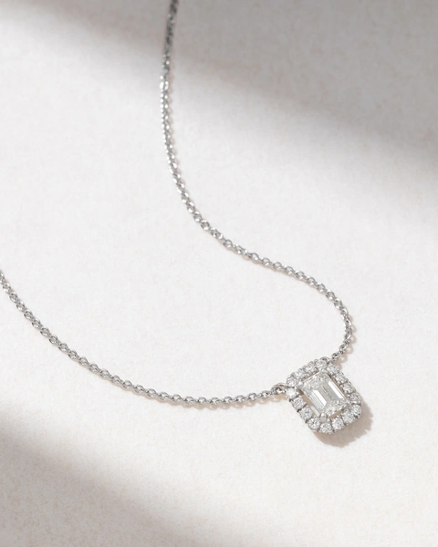 18K White Gold Necklace with Emerald Diamond and Brilliants