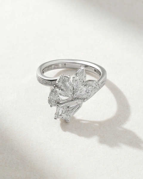 18K White gold Ring with Brilliant, Baguette, Marquise and Kite shaped Diamonds