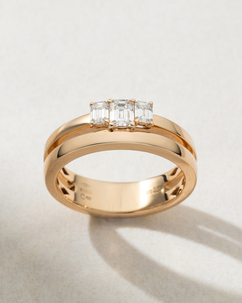 18K Rose Gold Ring with Double Band and Three Emerald cut Diamonds