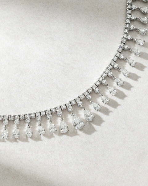 18K White Gold Rear Beauty Necklace with Pear Shaped and Brilliant Diamonds